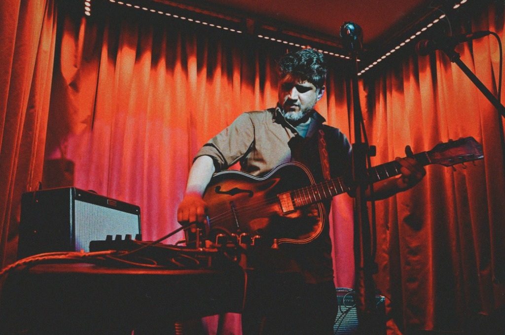 Maxi Prietto en vivo guitarra